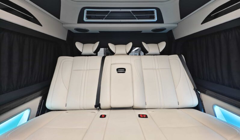 
								Toyota HIACE 2024 3.5L Nexus 7-Seater Business Van full									