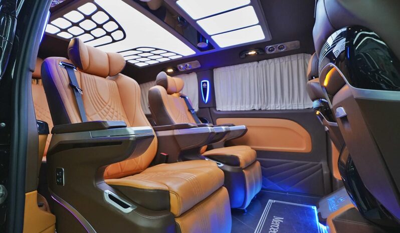 
								Mercedes-Benz Vito 2023 2.0T Elite Edition 7-Seater full									