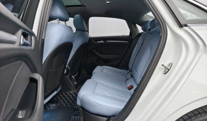 
								Audi A3 2019 Limousine 40 TFSI Sport full									