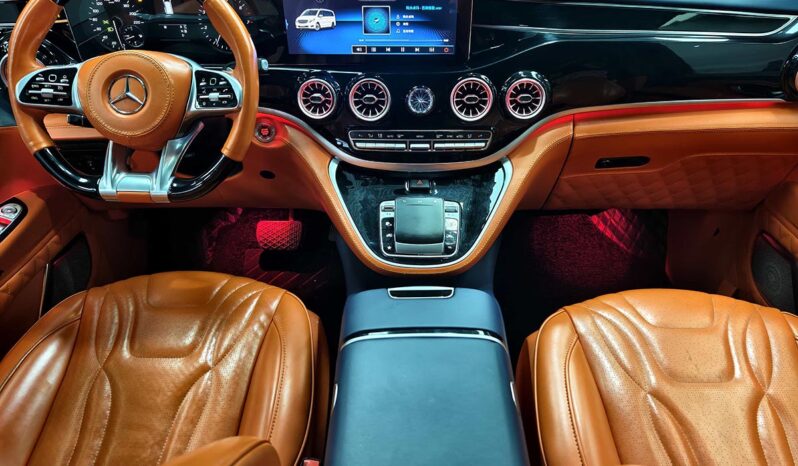 
								Mercedes-Benz Vito 2021 2.0T Business Edition 7-Seater full									