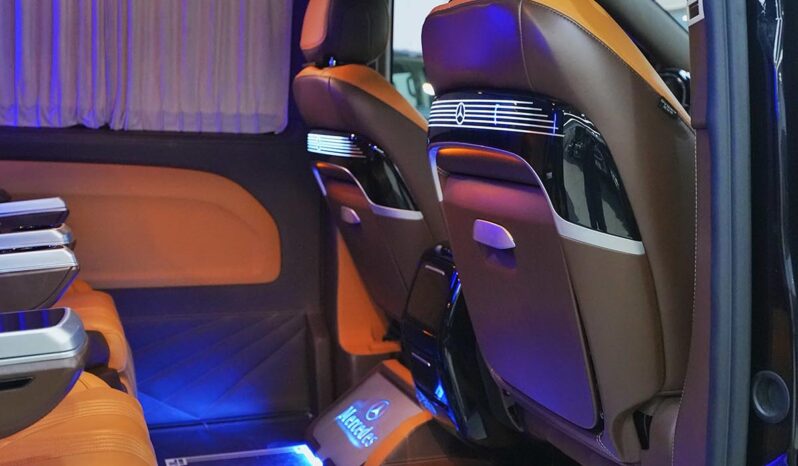 
								Mercedes-Benz Vito 2023 2.0T Elite Edition 7-Seater full									