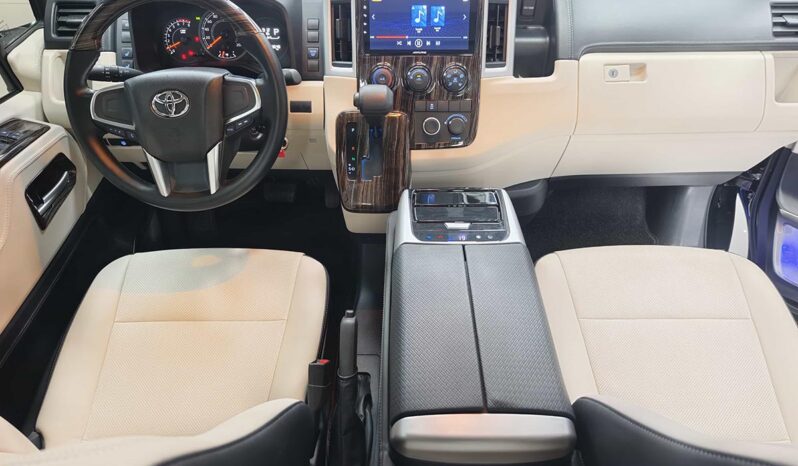 
								Toyota HIACE 2024 3.5L Nexus 7-Seater Business Van full									