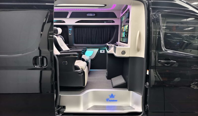 
								Toyota HIACE 2024 3.5L Nexus 7-Seater Business Van full									