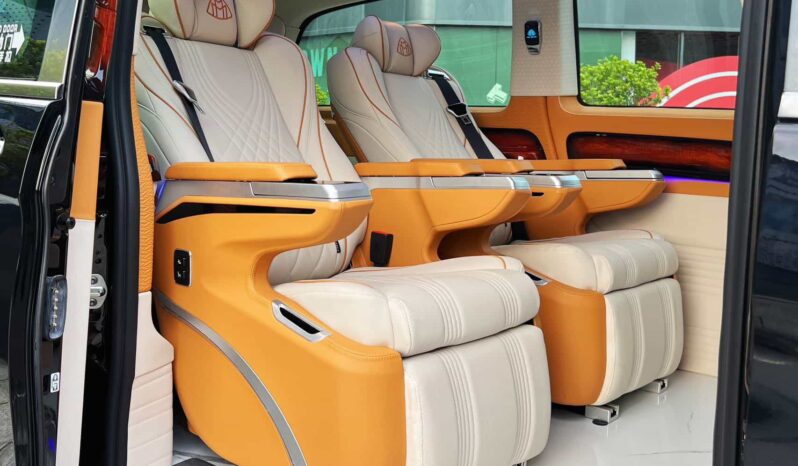 
								Mercedes-Benz Vito 2024 2.0T Elite Edition 7-Seater full									