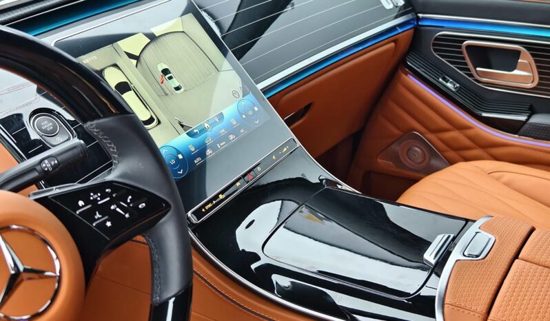 
								Mercedes-Benz Vito 2025 2.0T Business Edition 7-Seater full									