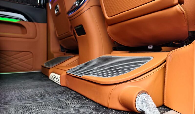 
								Mercedes-Benz Vito 2025 2.0T Business Edition 7-Seater full									