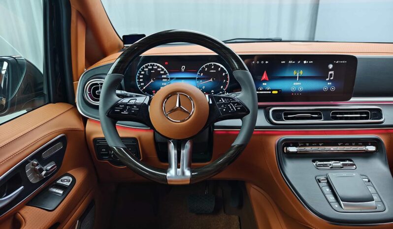 
								Mercedes-Benz Vito 2025 2.0T Business Custom Edition 7-Seater full									