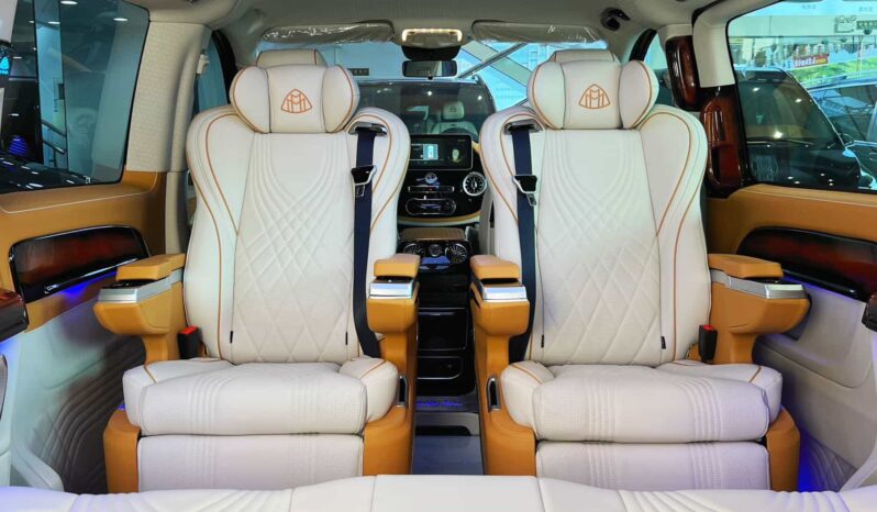 
								Mercedes-Benz Vito 2024 2.0T Elite Edition 7-Seater full									