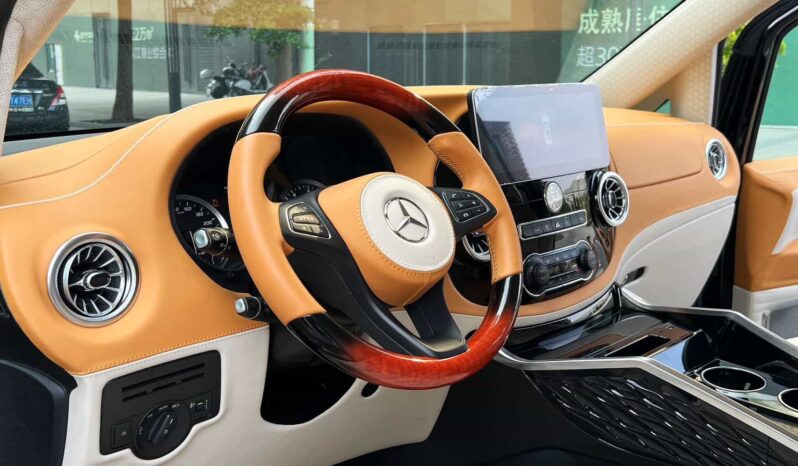 
								Mercedes-Benz Vito 2024 2.0T Elite Edition 7-Seater full									