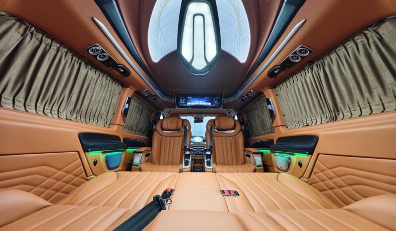 
								Mercedes-Benz Vito 2025 2.0T Business Custom Edition 7-Seater full									