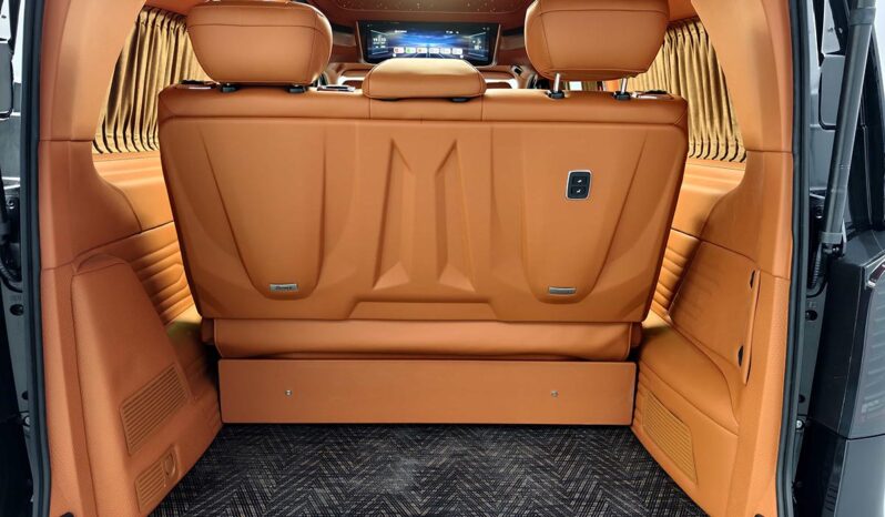 
								Mercedes-Benz Vito 2025 2.0T Business Custom Edition 7-Seater full									