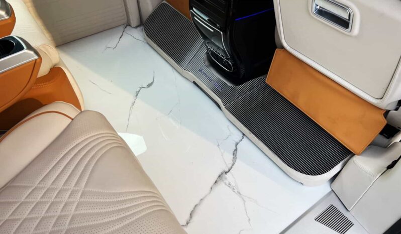 
								Mercedes-Benz Vito 2024 2.0T Elite Edition 7-Seater full									