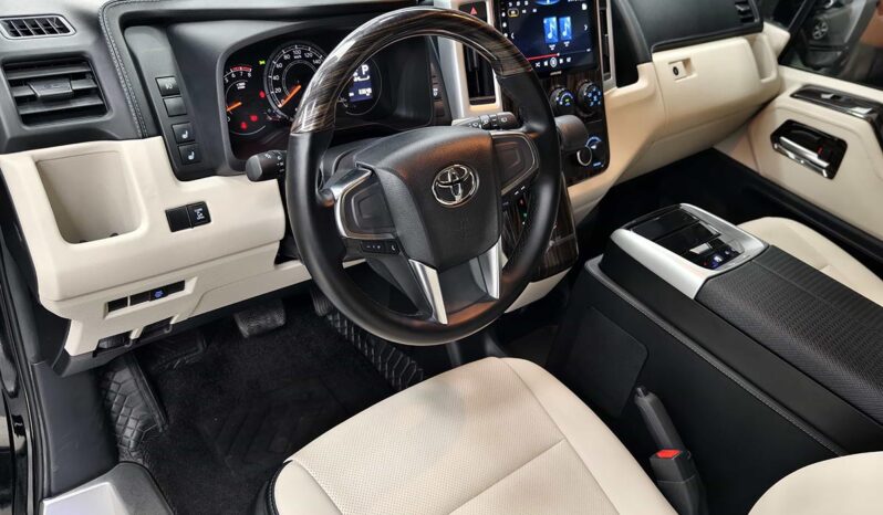 
								Toyota HIACE 2024 3.5L Nexus 7-Seater Business Van full									