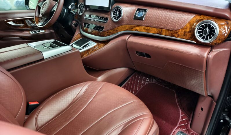 
								Sheng Tang V-Class 2022 2.0T Vito full									