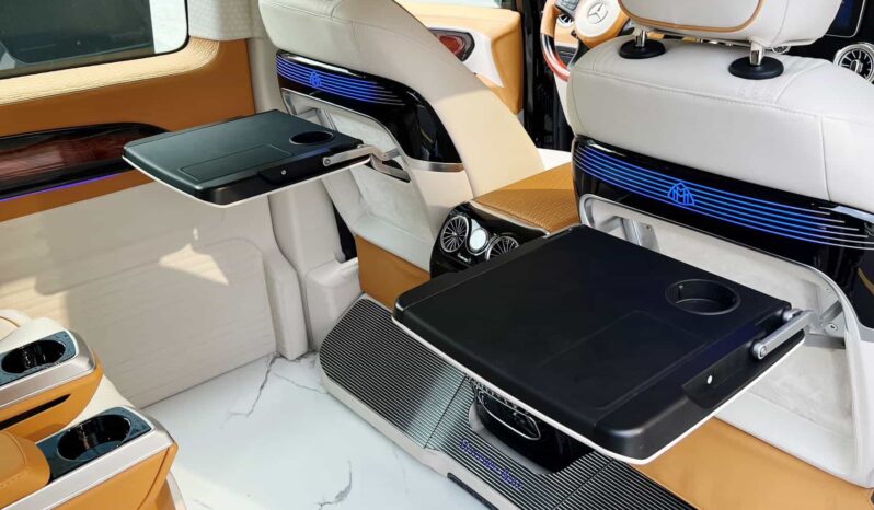 
								Mercedes-Benz Vito 2024 2.0T Elite Edition 7-Seater full									