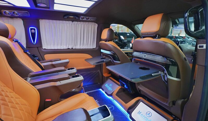 
								Mercedes-Benz Vito 2023 2.0T Elite Edition 7-Seater full									