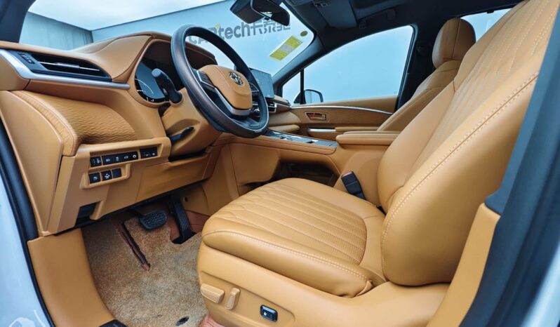 
								Toyota Grevia 2026 2.5L Hybrid Comfort Edition full									