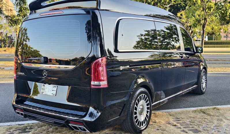 
								Mercedes-Benz V-Class 2019 V250 2.0T Standard Extended Wheelbase Middle East Edition full									