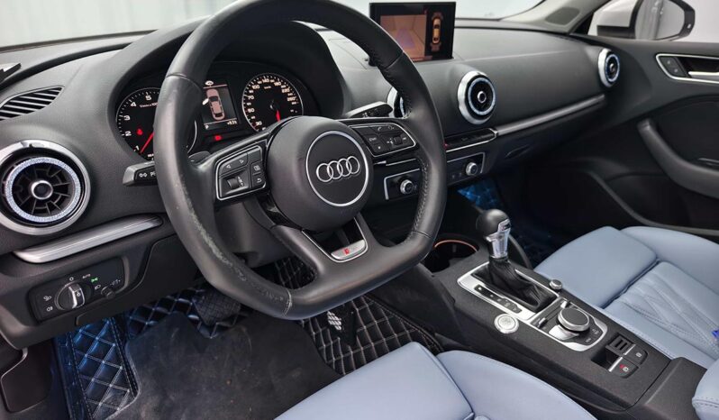 
								Audi A3 2019 Limousine 40 TFSI Sport full									