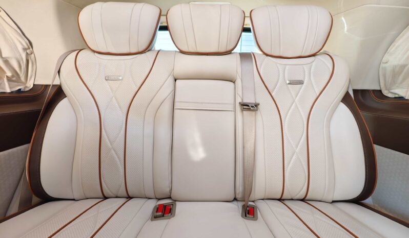 
								Mercedes-Benz V-Class 2019 V250 2.0T Standard Extended Wheelbase Middle East Edition full									