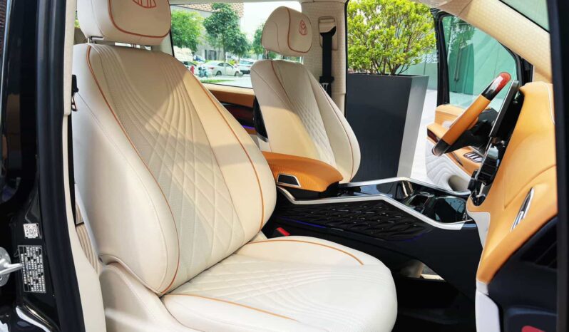 
								Mercedes-Benz Vito 2024 2.0T Elite Edition 7-Seater full									