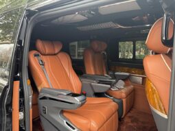 
										Mercedes-Benz V-Class 2023 V260L High Roof Custom Edition full									