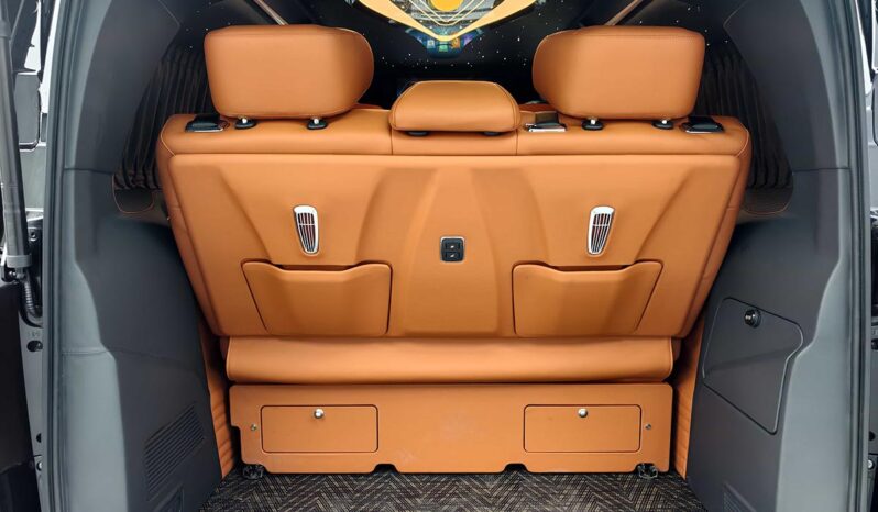 
								Mercedes-Benz Vito 2025 2.0T Business Edition 7-Seater full									