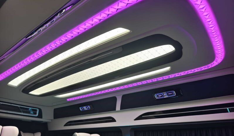 
								Toyota HIACE 2024 3.5L Nexus 7-Seater Business Van full									