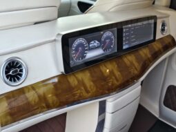 
										Mercedes-Benz V-Class 2019 V250 2.0T Standard Extended Wheelbase Middle East Edition full									