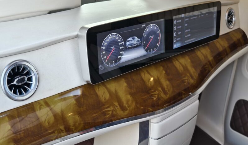 
								Mercedes-Benz V-Class 2019 V250 2.0T Standard Extended Wheelbase Middle East Edition full									