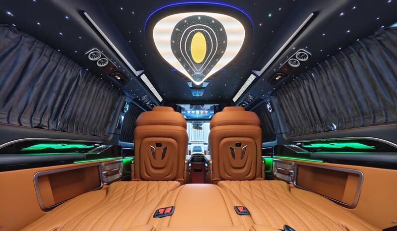 
								Mercedes-Benz Vito 2025 2.0T Business Edition 7-Seater full									