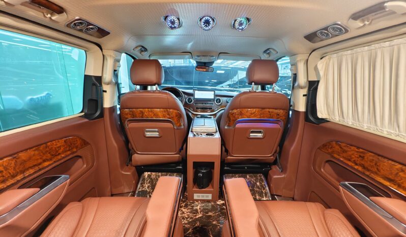 
								Sheng Tang V-Class 2022 2.0T Vito full									