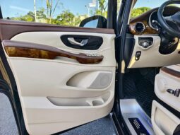 
										Mercedes-Benz V-Class 2019 V250 2.0T Standard Extended Wheelbase Middle East Edition full									