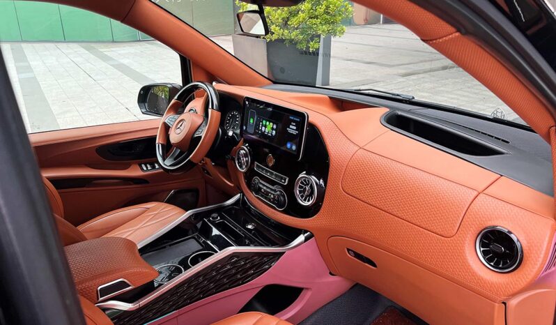 
								Mercedes-Benz Vito 2021 2.0T Elite Edition 7-Seater full									