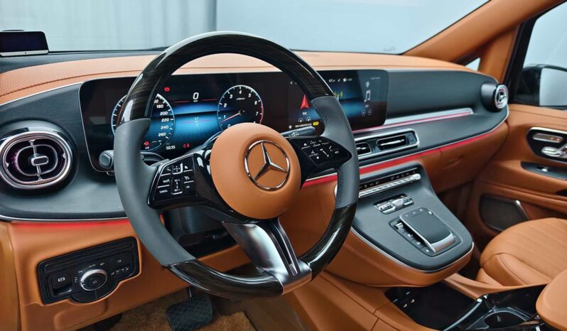 
								Mercedes-Benz Vito 2025 2.0T Business Custom Edition 7-Seater full									