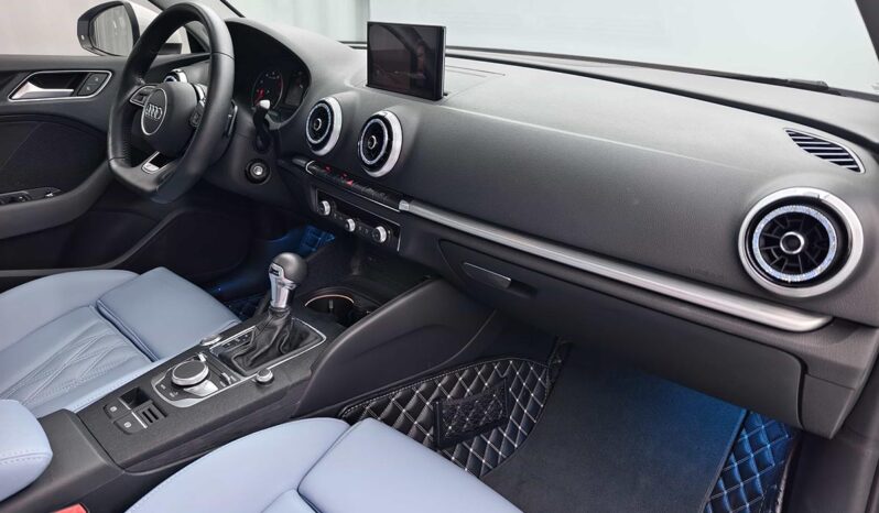 
								Audi A3 2019 Limousine 40 TFSI Sport full									