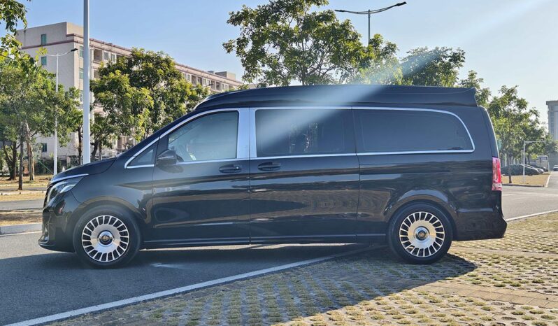 
								Mercedes-Benz V-Class 2019 V250 2.0T Standard Extended Wheelbase Middle East Edition full									