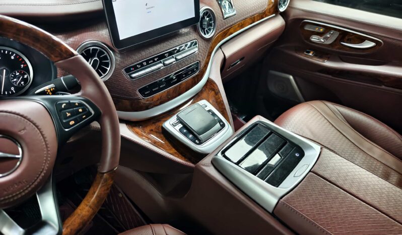 
								Sheng Tang V-Class 2022 2.0T Vito full									