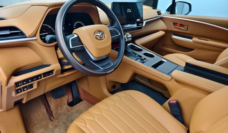 
								Toyota Grevia 2026 2.5L Hybrid Comfort Edition full									