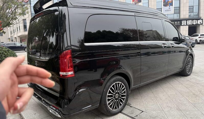 
								Mercedes-Benz V-Class 2023 V260L High Roof Custom Edition full									