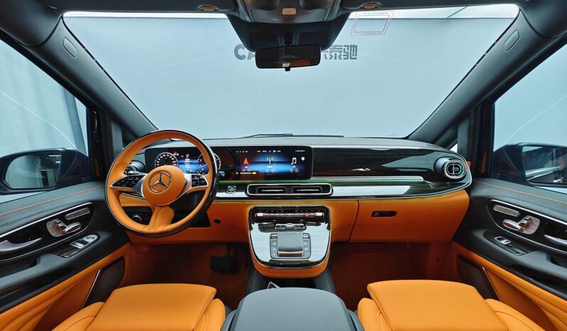 
								Mercedes-Benz Vito 2025 2.0T Business Edition 7-Seater full									