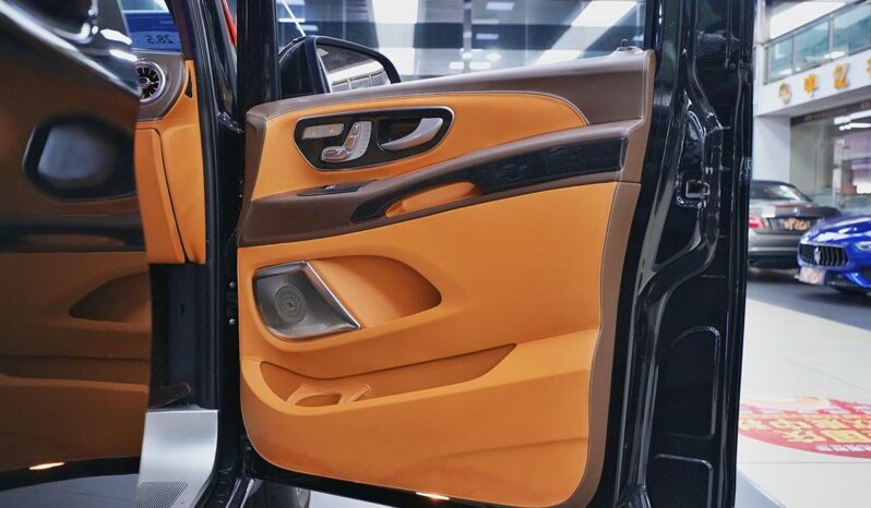 
								Mercedes-Benz Vito 2023 2.0T Elite Edition 7-Seater full									