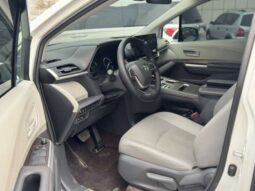 
										Toyota Grevia 2024 2.5L Hybrid Comfort Edition full									