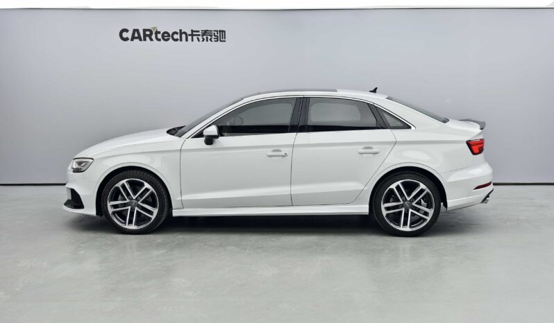 
								Audi A3 2019 Limousine 40 TFSI Sport full									