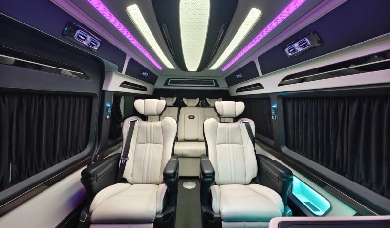 
								Toyota HIACE 2024 3.5L Nexus 7-Seater Business Van full									