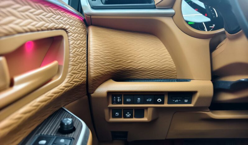 
								Toyota Grevia 2026 2.5L Hybrid Comfort Edition full									