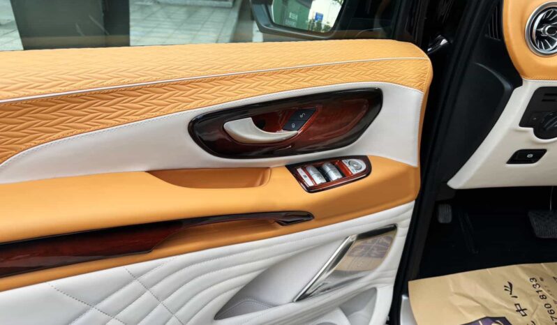 
								Mercedes-Benz Vito 2024 2.0T Elite Edition 7-Seater full									