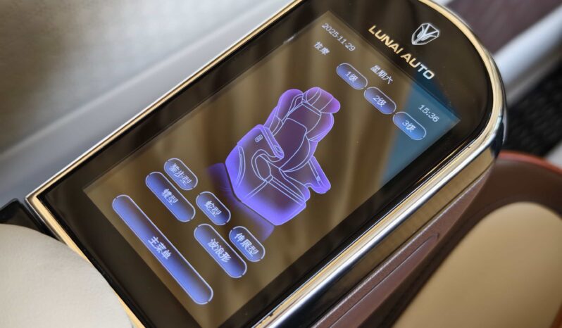 
								Mercedes-Benz V-Class 2019 V250 2.0T Standard Extended Wheelbase Middle East Edition full									