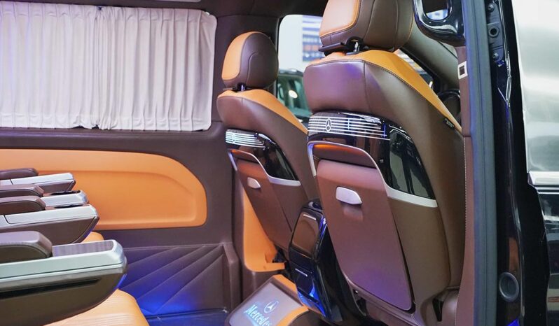 
								Mercedes-Benz Vito 2023 2.0T Elite Edition 7-Seater full									