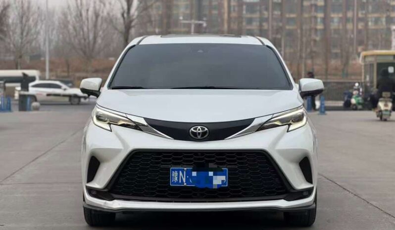 
								Toyota Grevia 2024 2.5L Hybrid Comfort Edition full									